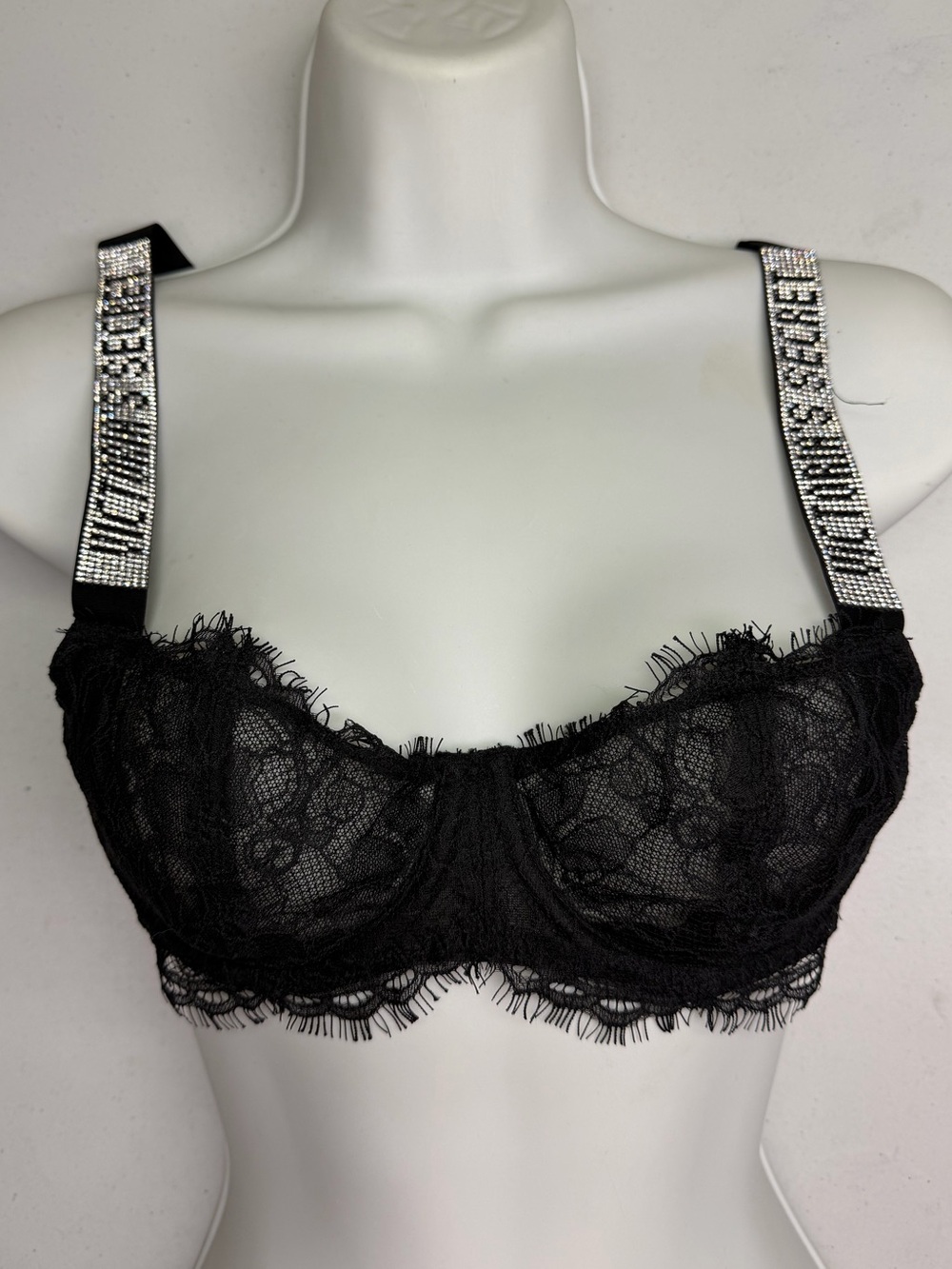 NWOT Victoria's Secret Very Sexy BLK Lace Shine Strap Push-Up Bra 34B *P1015
